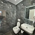 Europa Hotel *